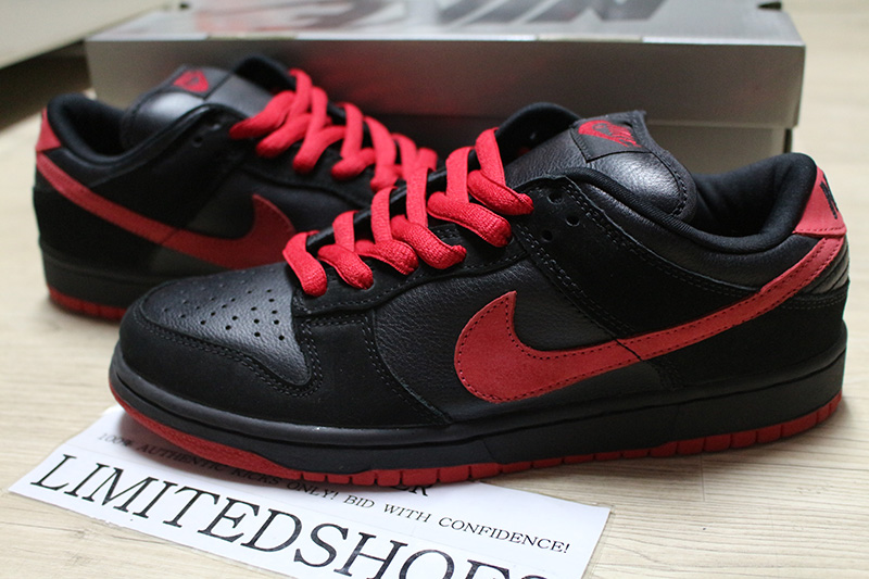 nike sb black and red